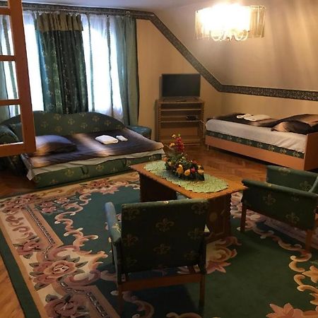 Brassoi Vendeghaz Hotel Miskolc Buitenkant foto