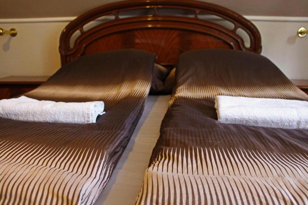 Brassoi Vendeghaz Hotel Miskolc Buitenkant foto