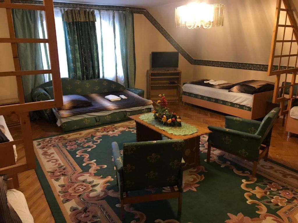 Brassoi Vendeghaz Hotel Miskolc Buitenkant foto