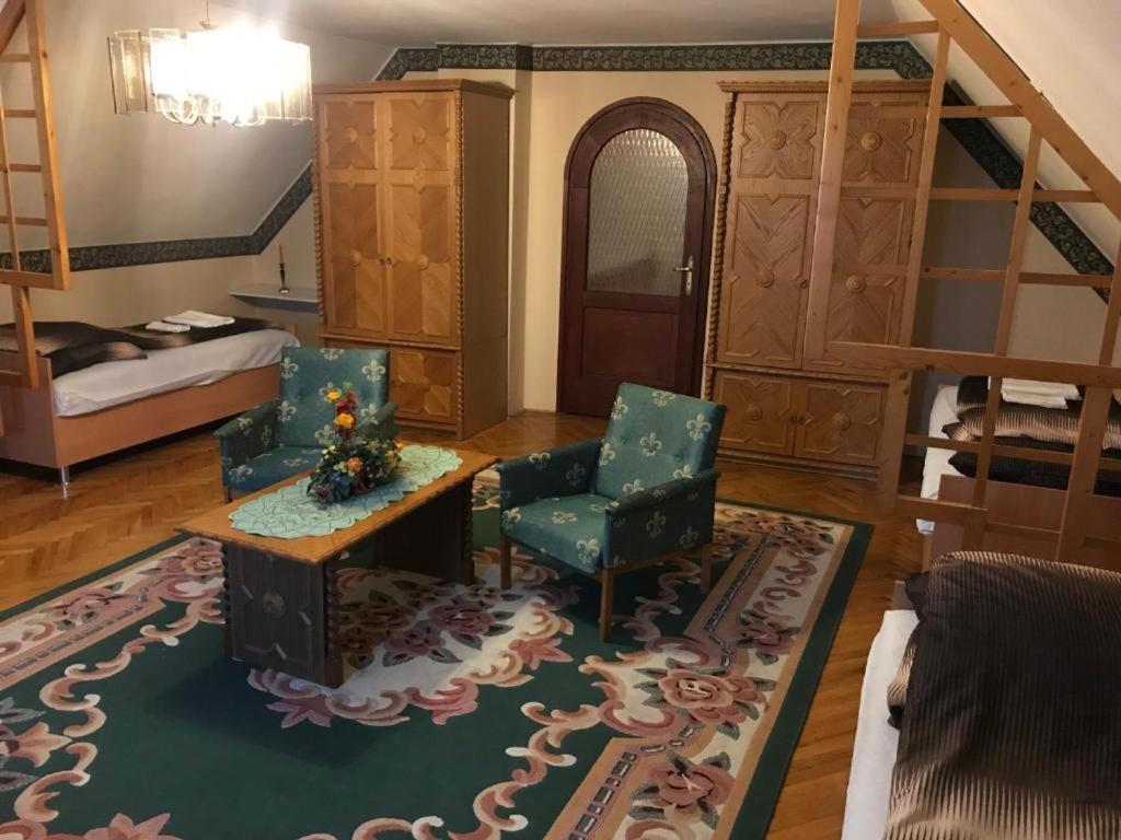 Brassoi Vendeghaz Hotel Miskolc Buitenkant foto