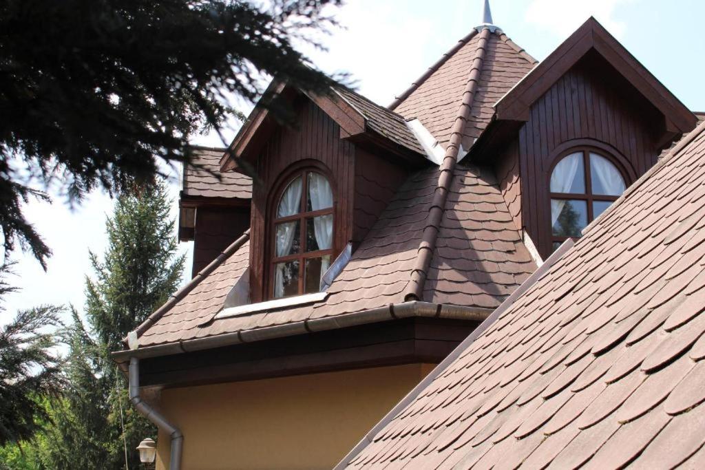 Brassoi Vendeghaz Hotel Miskolc Buitenkant foto