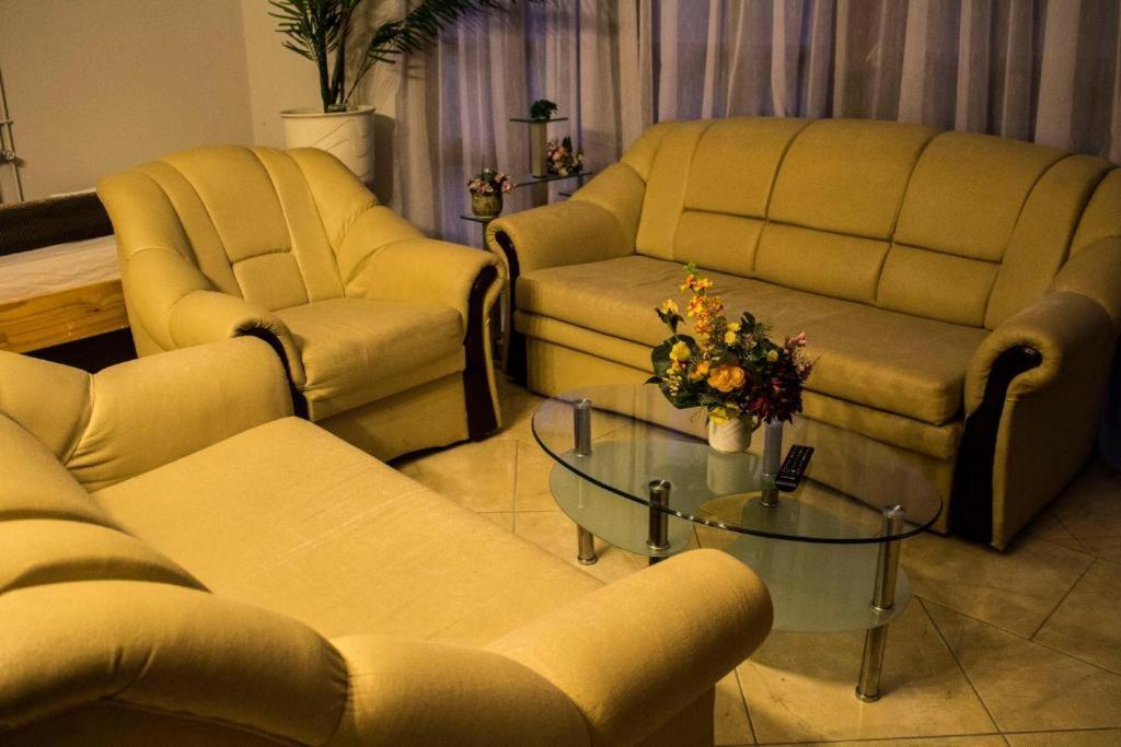 Brassoi Vendeghaz Hotel Miskolc Buitenkant foto