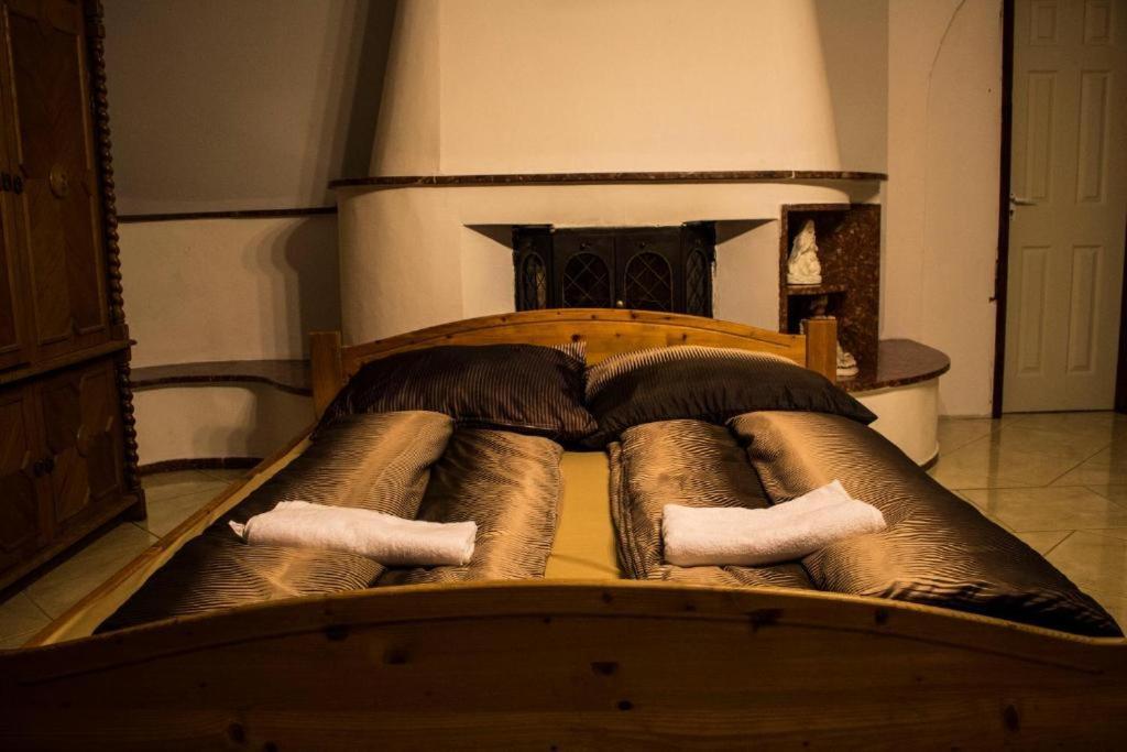 Brassoi Vendeghaz Hotel Miskolc Buitenkant foto