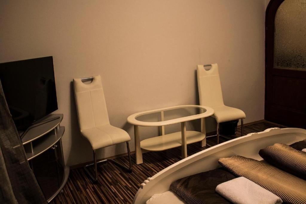 Brassoi Vendeghaz Hotel Miskolc Buitenkant foto