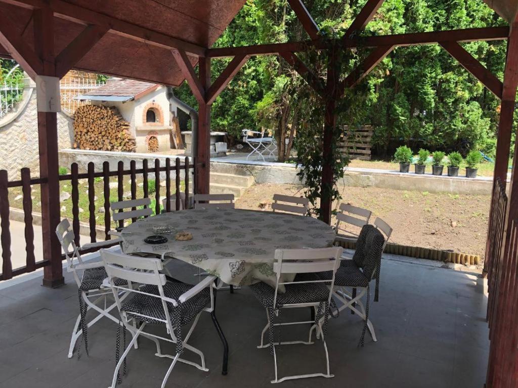 Brassoi Vendeghaz Hotel Miskolc Buitenkant foto